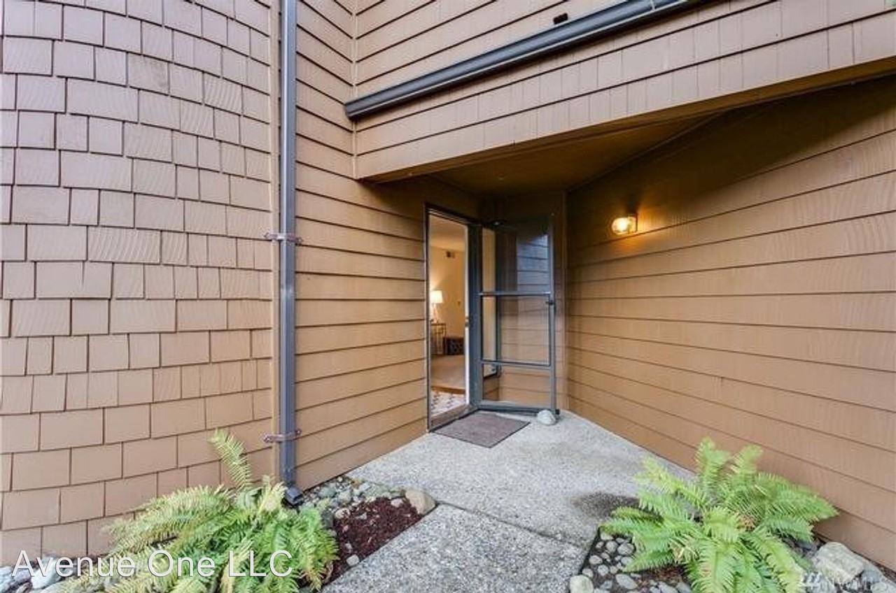 11414 Ne 128th St. - Photo 2 of 25