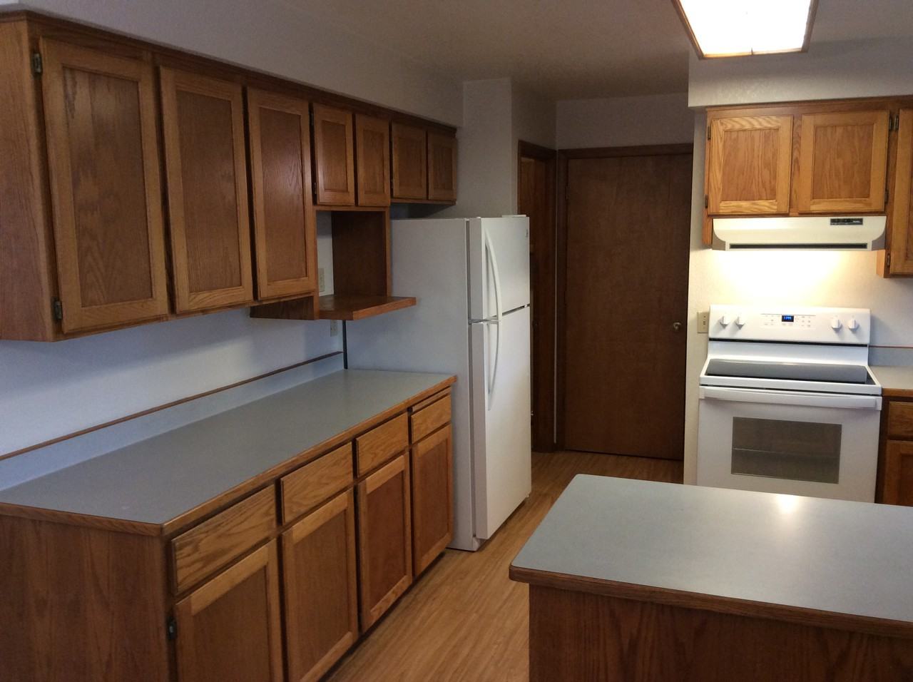 2186 Nw North Hill Dr - Photo 3 of 6