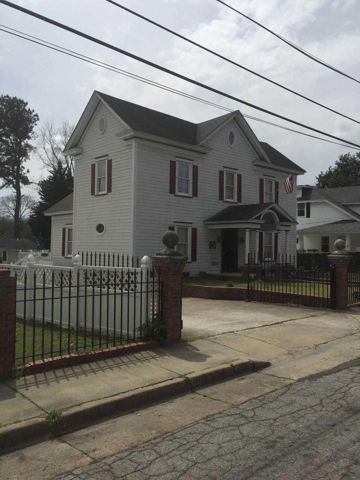 314 Henderson St - Photo 3 of 10