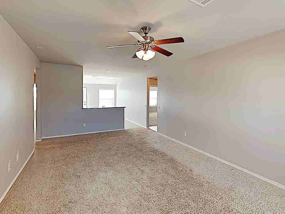 11724 Nw 135th St - Photo 3 of 15