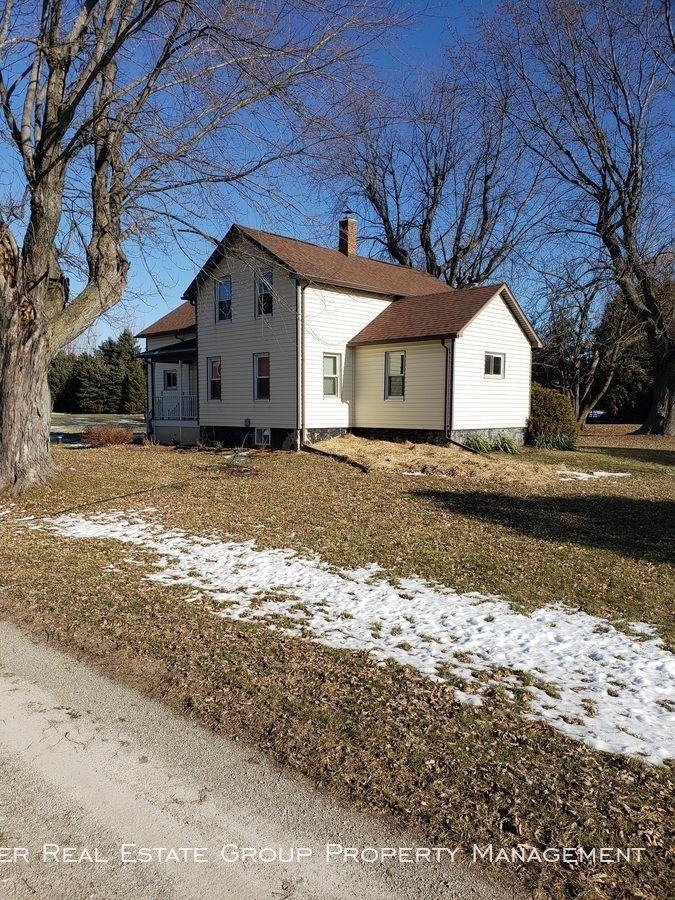 3166 Larsen Rd - Photo 2 of 11