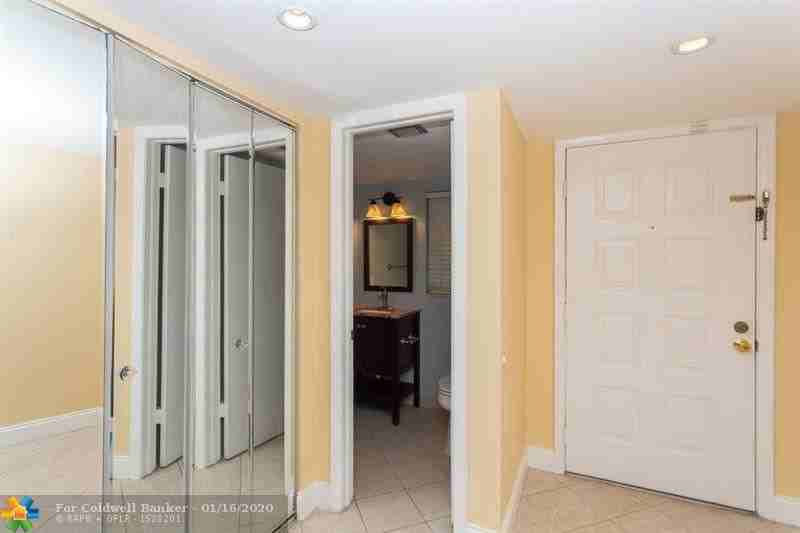 5200 Lake Loop Rd - Photo 2 of 32