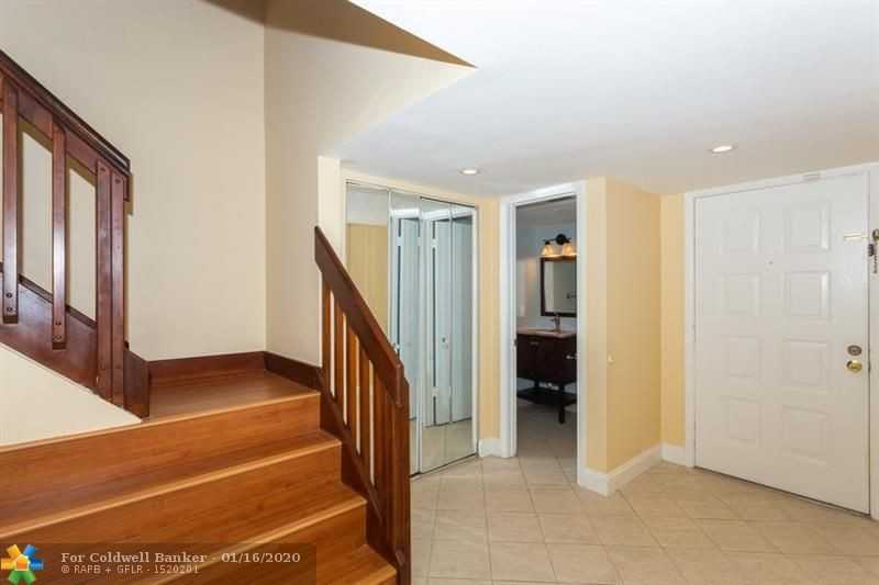 5200 Lake Loop Rd - Photo 3 of 32
