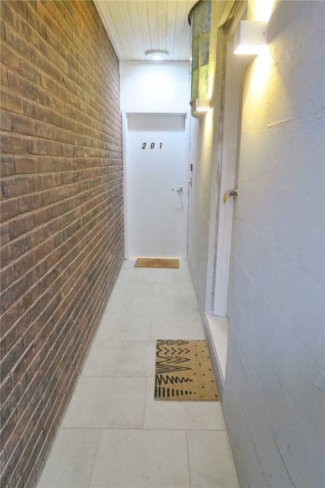 210 Brunswick Ave - Photo 3 of 21