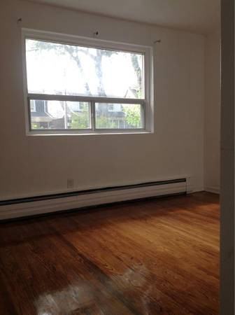 149 Gainsborough Road - Photo 3 of 5