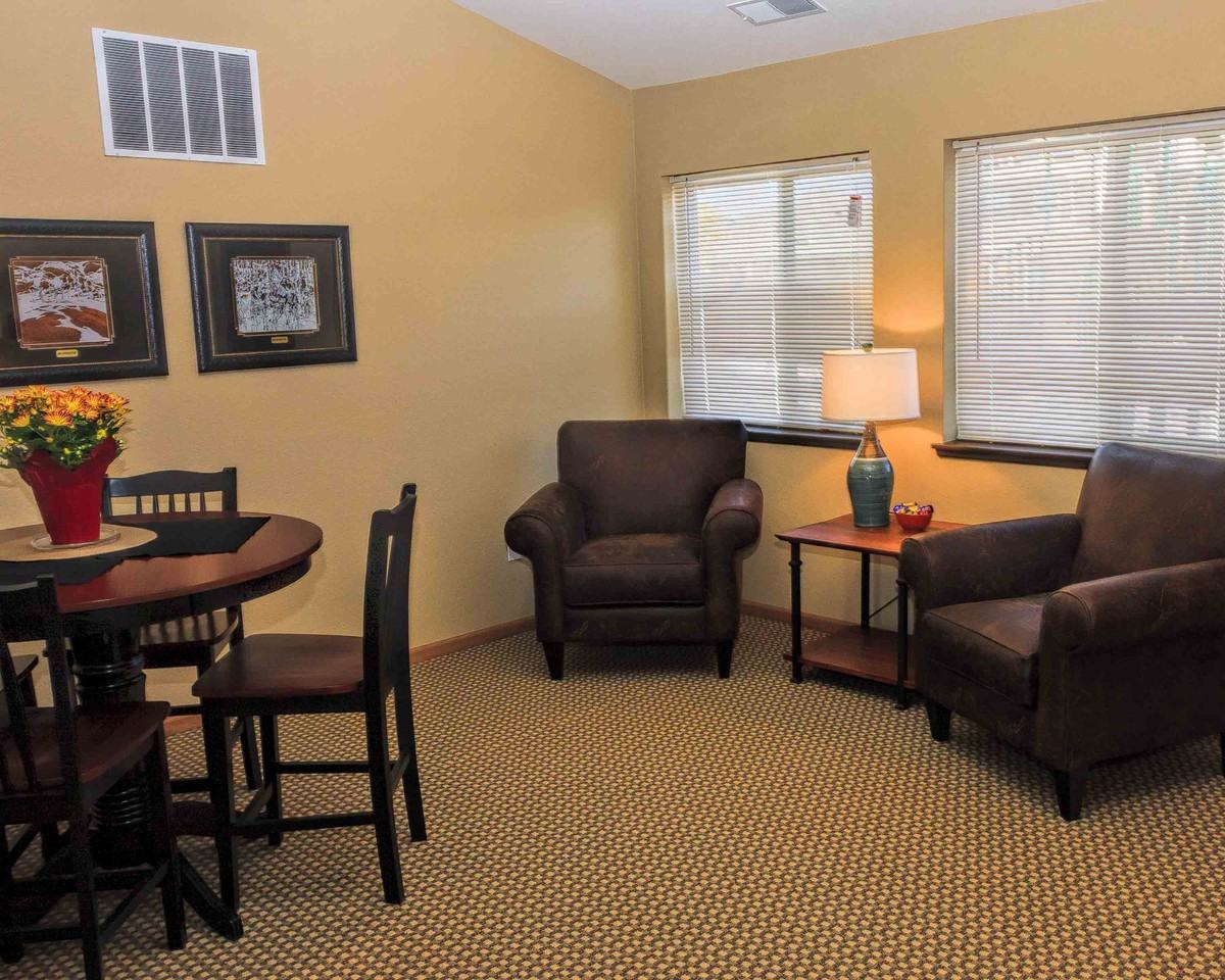 Rock Springs Creekside Apartments - Photo 2 of 18