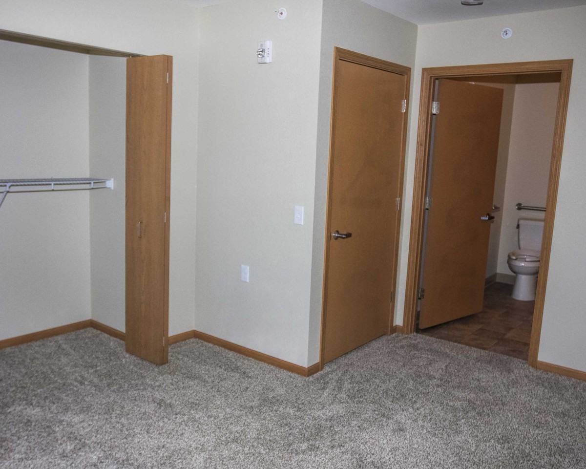 Rock Springs Creekside Apartments - Photo 5 of 18