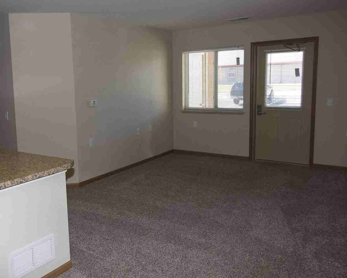 Rock Springs Creekside Apartments - Photo 6 of 18