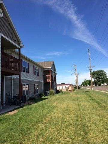 Huron Pheasant Run Apartments - Photo 2 of 20