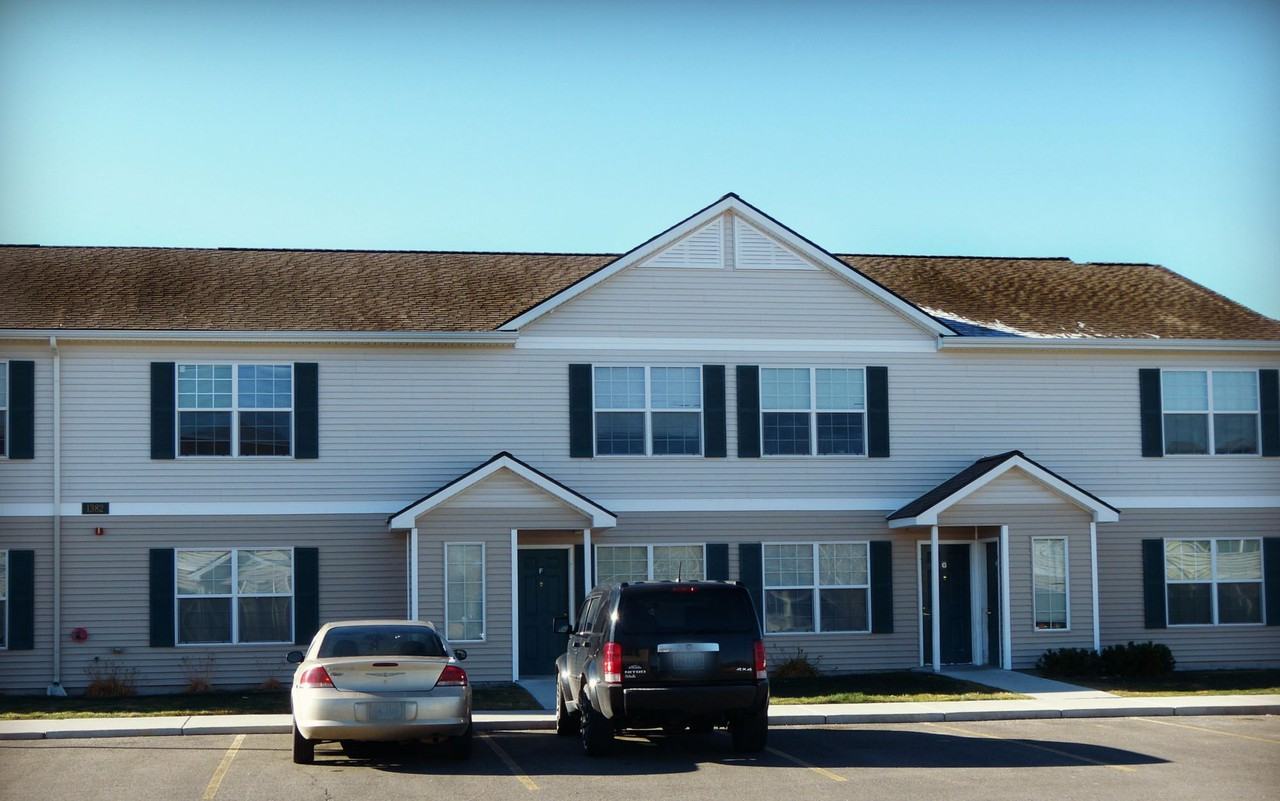 Riverton Woodridge Apartments - Photo 2 of 2