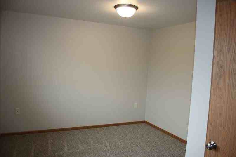 Vermillion Madison Park Apartments 315 N Norbeck St, Vermillion, SD