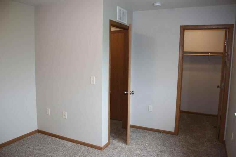 Vermillion Madison Park Apartments 315 N Norbeck St, Vermillion, SD