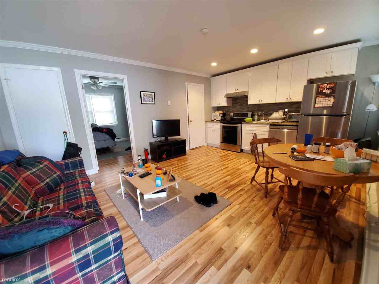 Seaside Ave. - 1 Bedroom - Photo 2 of 5