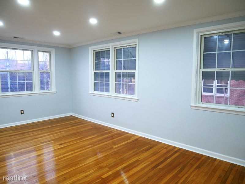 1904 Garrett Road B - Photo 2 of 9