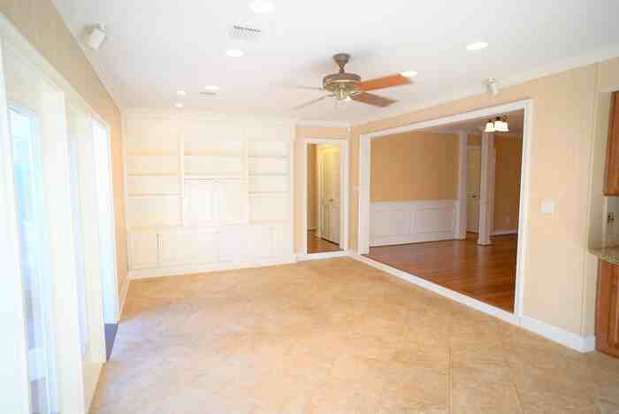 912 South Frankland Road - Photo 2 of 15