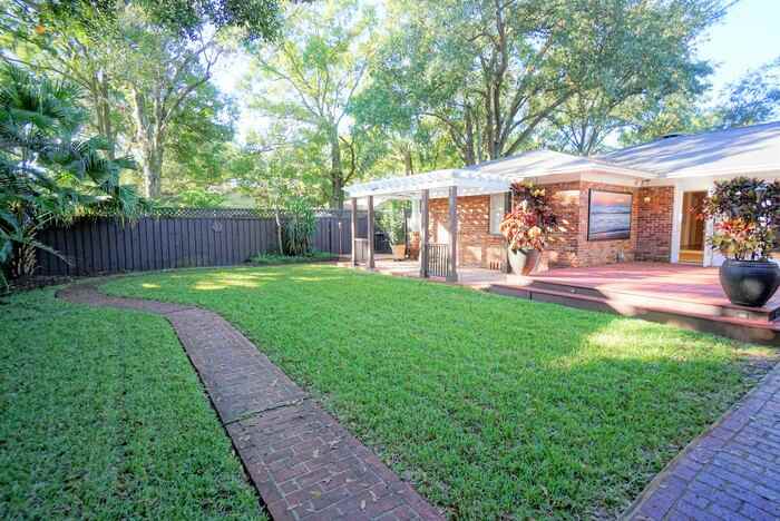 912 South Frankland Road - Photo 3 of 15