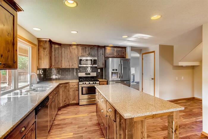 14914 Northwest 25th Avenue - Photo 3 of 17