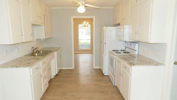 2028 Hunter Street - Photo 3 of 39