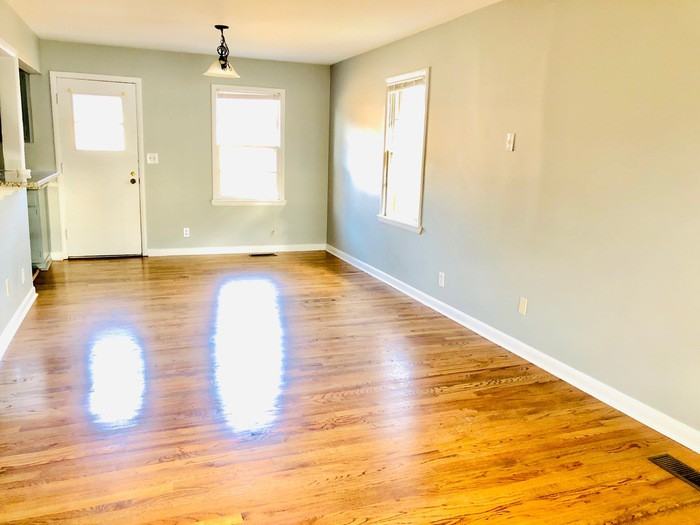 212 White St Ne - Photo 2 of 10