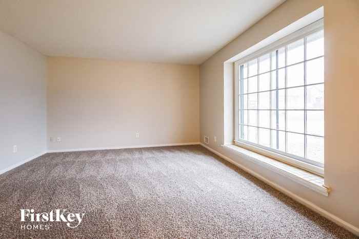 2508 Northwest 5th Street - Photo 3 of 15