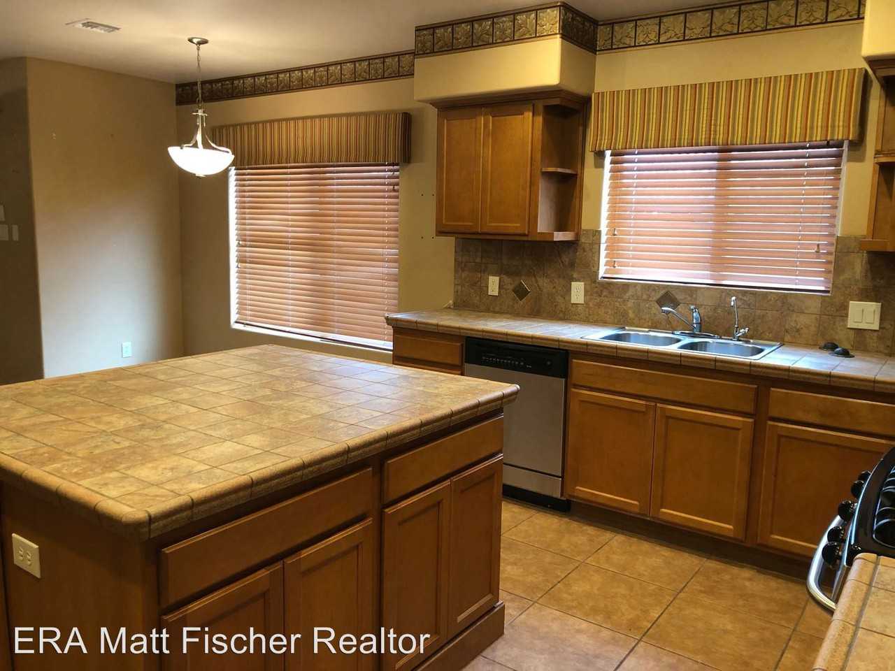 2691 S 47th Ave - Photo 3 of 20