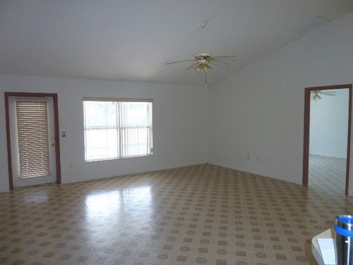 559 NW Twylite Terrace - Photo 3 of 16