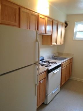 1837 N Dinwiddie St - Photo 2 of 7