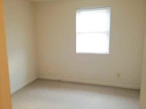 1837 N Dinwiddie St - Photo 3 of 7