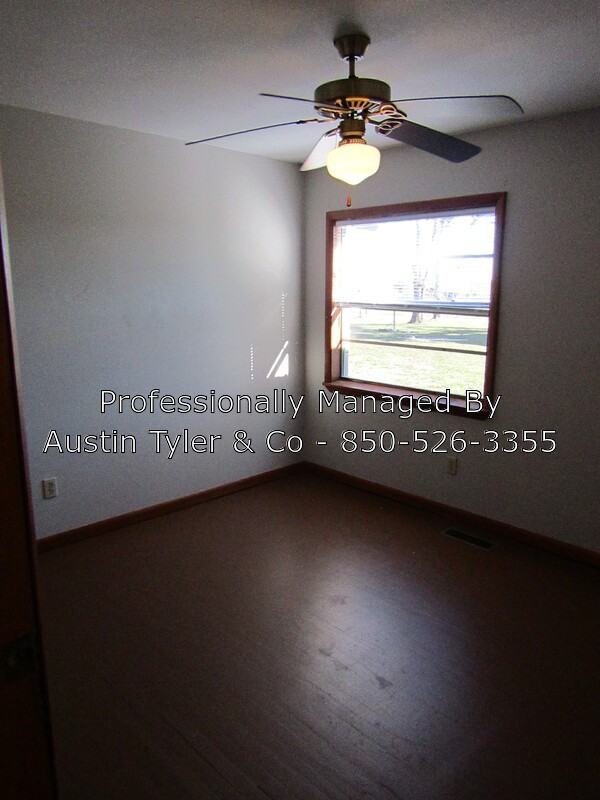 6910 b Oak Street - Photo 3 of 7