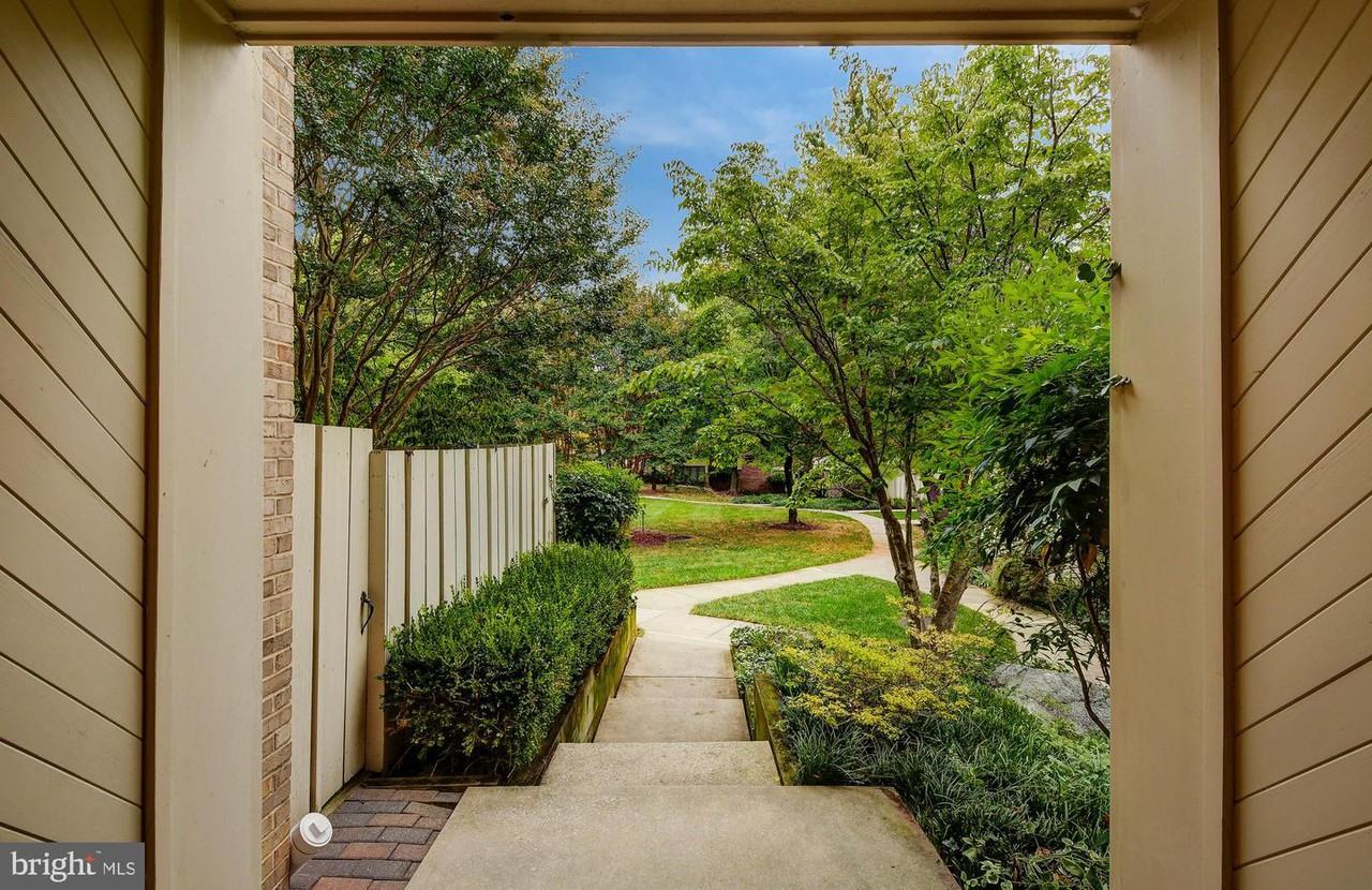 923 Drohomer Place - Photo 2 of 48