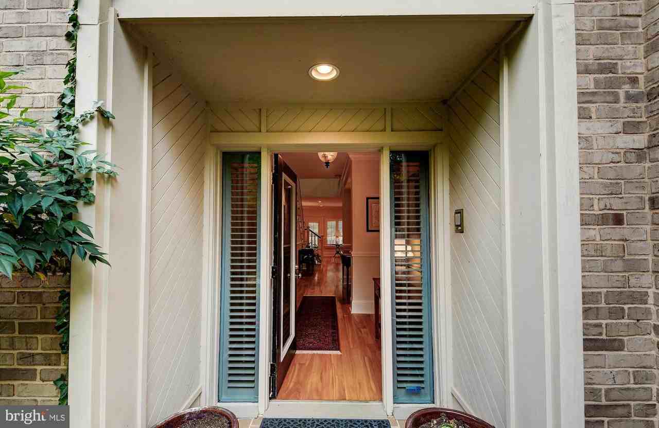 923 Drohomer Place - Photo 3 of 48