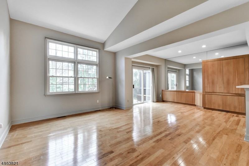 24 Clements Ct - Photo 3 of 24