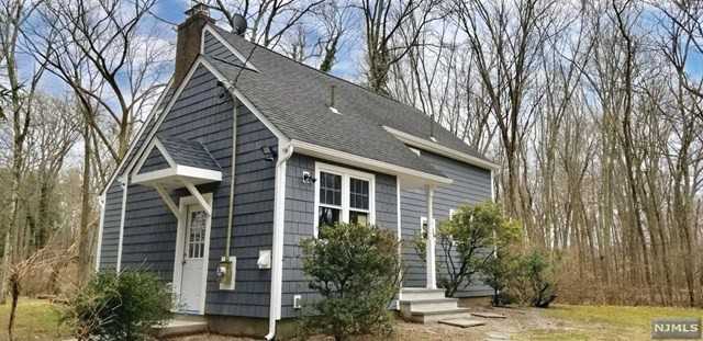 96 West Saddle River Road - Photo 2 of 11