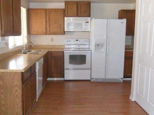 1792 N Kadota Ave - Photo 2 of 29