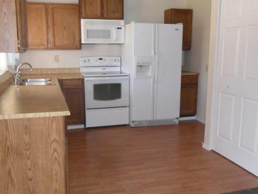 1792 N Kadota Ave - Photo 3 of 29