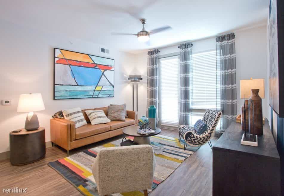 1213 E 5th St - Photo 2 of 11