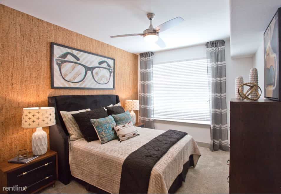 1213 E 5th St - Photo 3 of 11