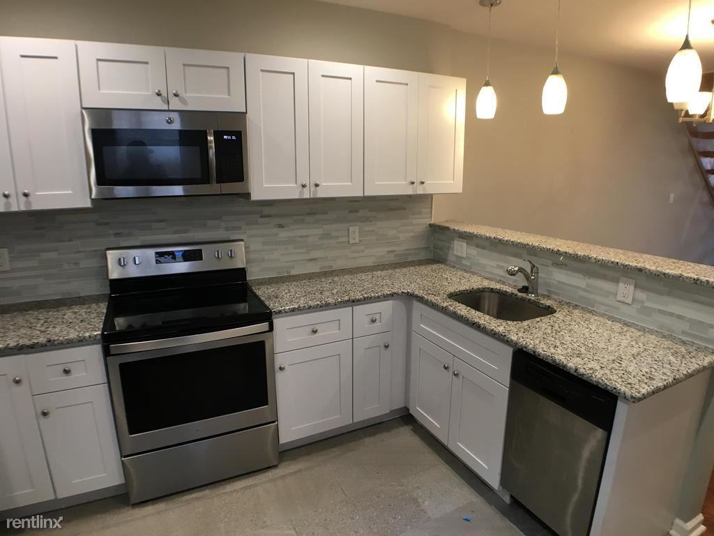 608 Brooklyn St - Photo 2 of 15