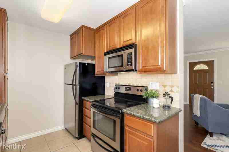 4168 44th Street 10 - Photo 3 of 12