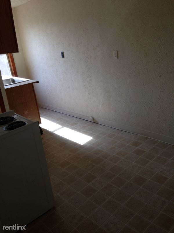 1173 Sargeant St 1 - Photo 3 of 5