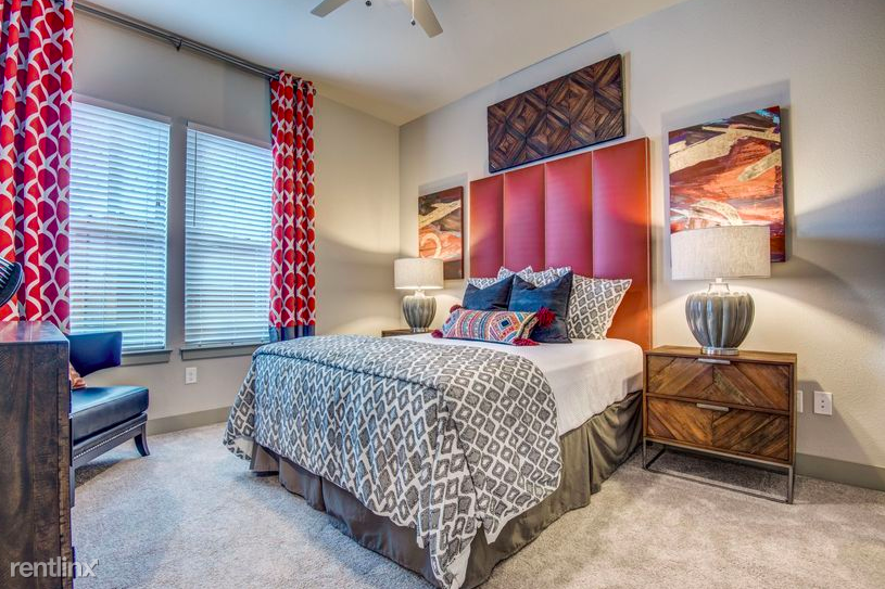 299 Monroe Ave - Photo 3 of 7