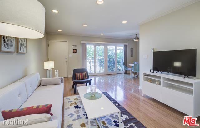 924 5th St #8 - Photo 3 of 25