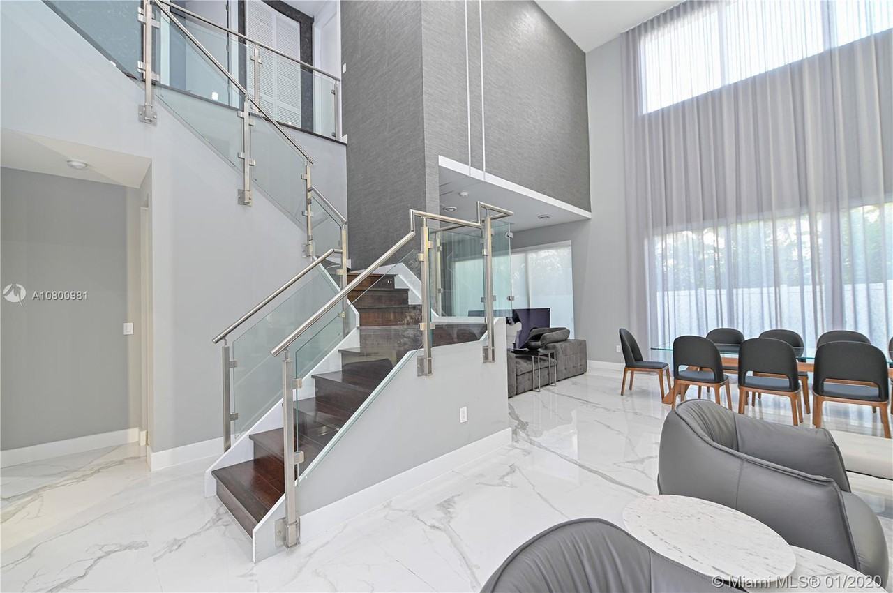 10223 Northwest 75th Terrace - Photo 2 of 17