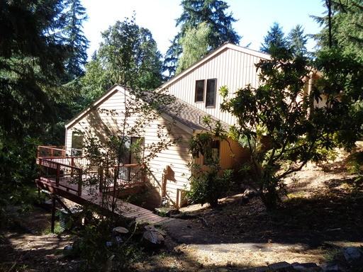 2244 Valley Ct - Photo 2 of 13