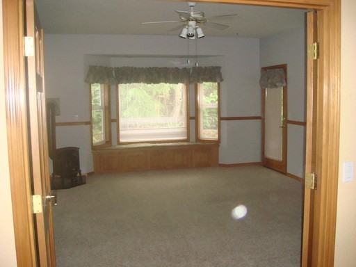 2126 SW Willow Pkwy - Photo 3 of 11