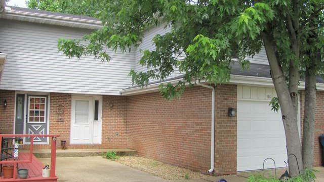 1312 Deerpath - Photo 2 of 12