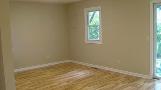 1312 Deerpath - Photo 3 of 12