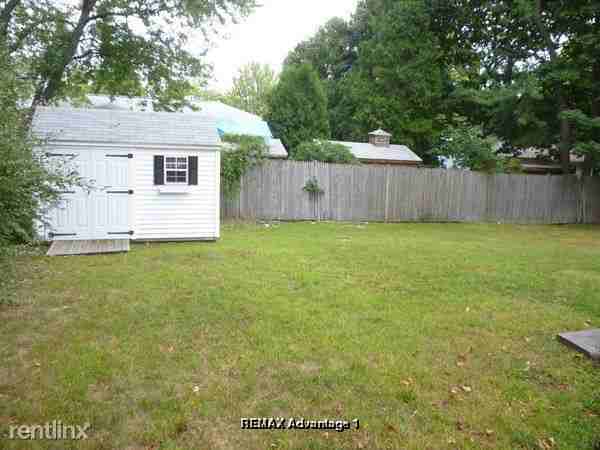 129 Uncatena Ave - Photo 3 of 16