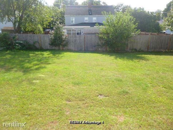 122 Uncatena Ave - Photo 3 of 6