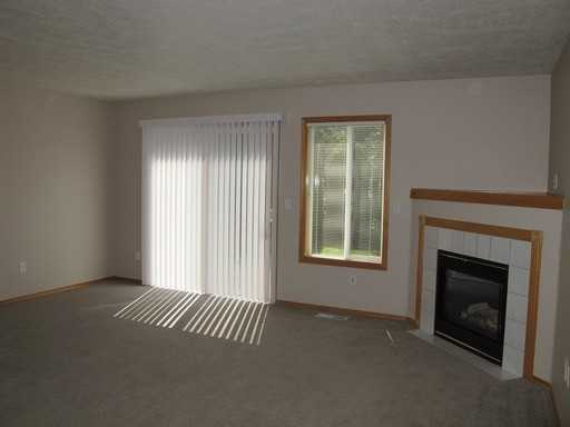 141 SE Hogan Rd - Photo 3 of 13